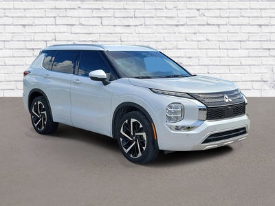 2023 Mitsubishi Outlander SEL