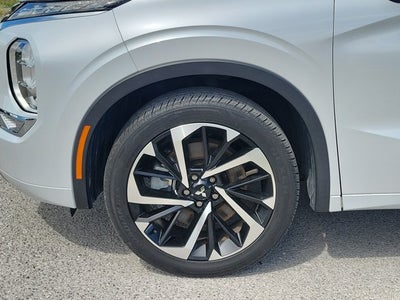 2023 Mitsubishi Outlander SEL