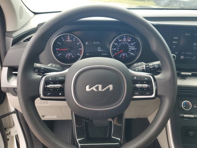 2023 Kia Carnival LX