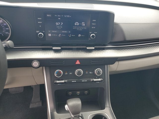 2023 Kia Carnival LX