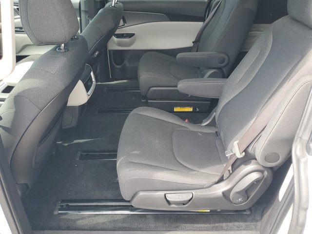 2023 Kia Carnival LX