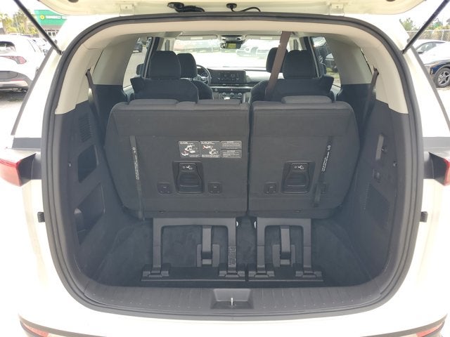 2023 Kia Carnival LX