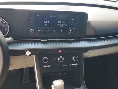 2023 Kia Carnival LX
