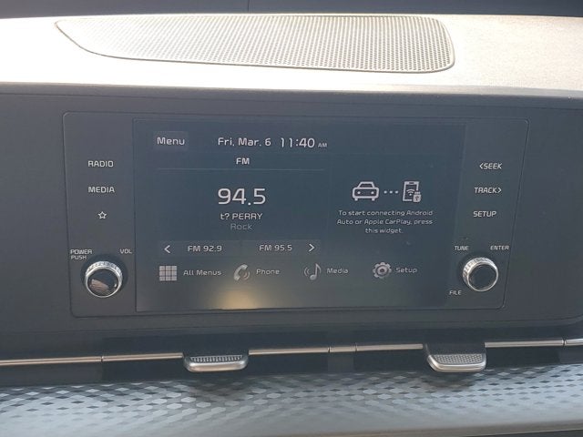 2023 Kia Carnival LX